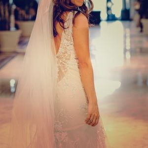 Monique Lhuillier Wedding Dress